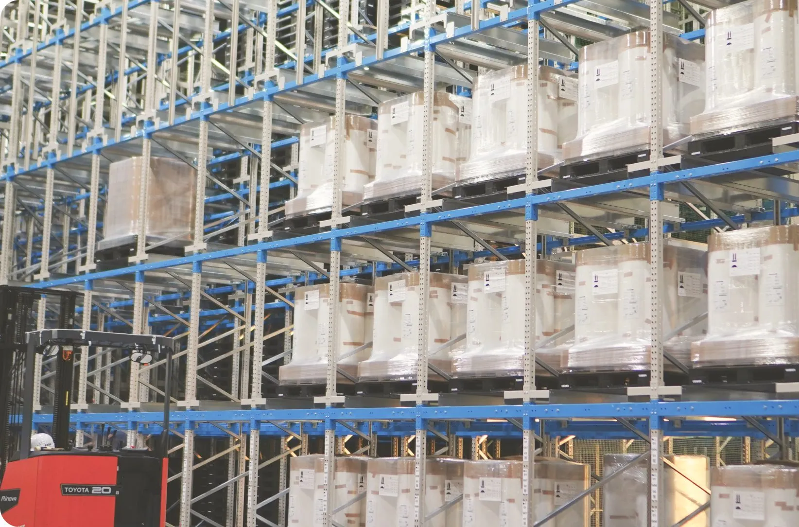 阿波製紙の工場内部