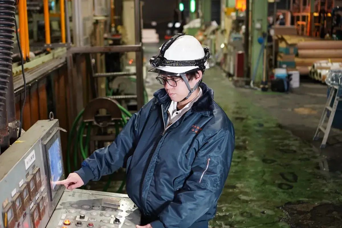 設備保全作業を行う技術社員